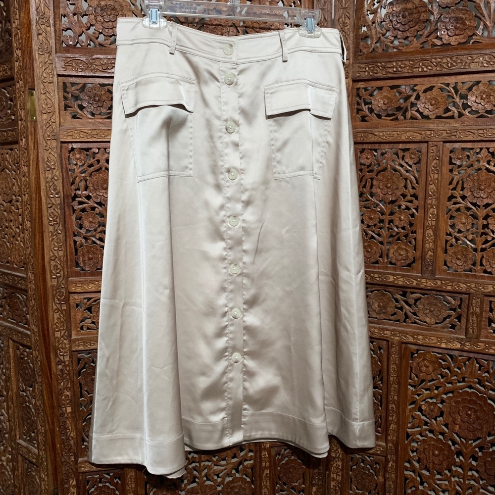 Flawless satin button down skirt with pockets